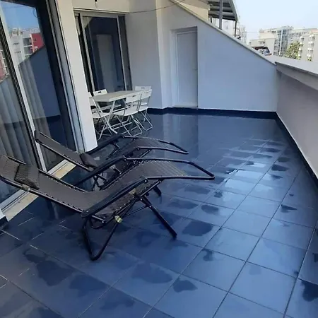 Nela شقة غوليم